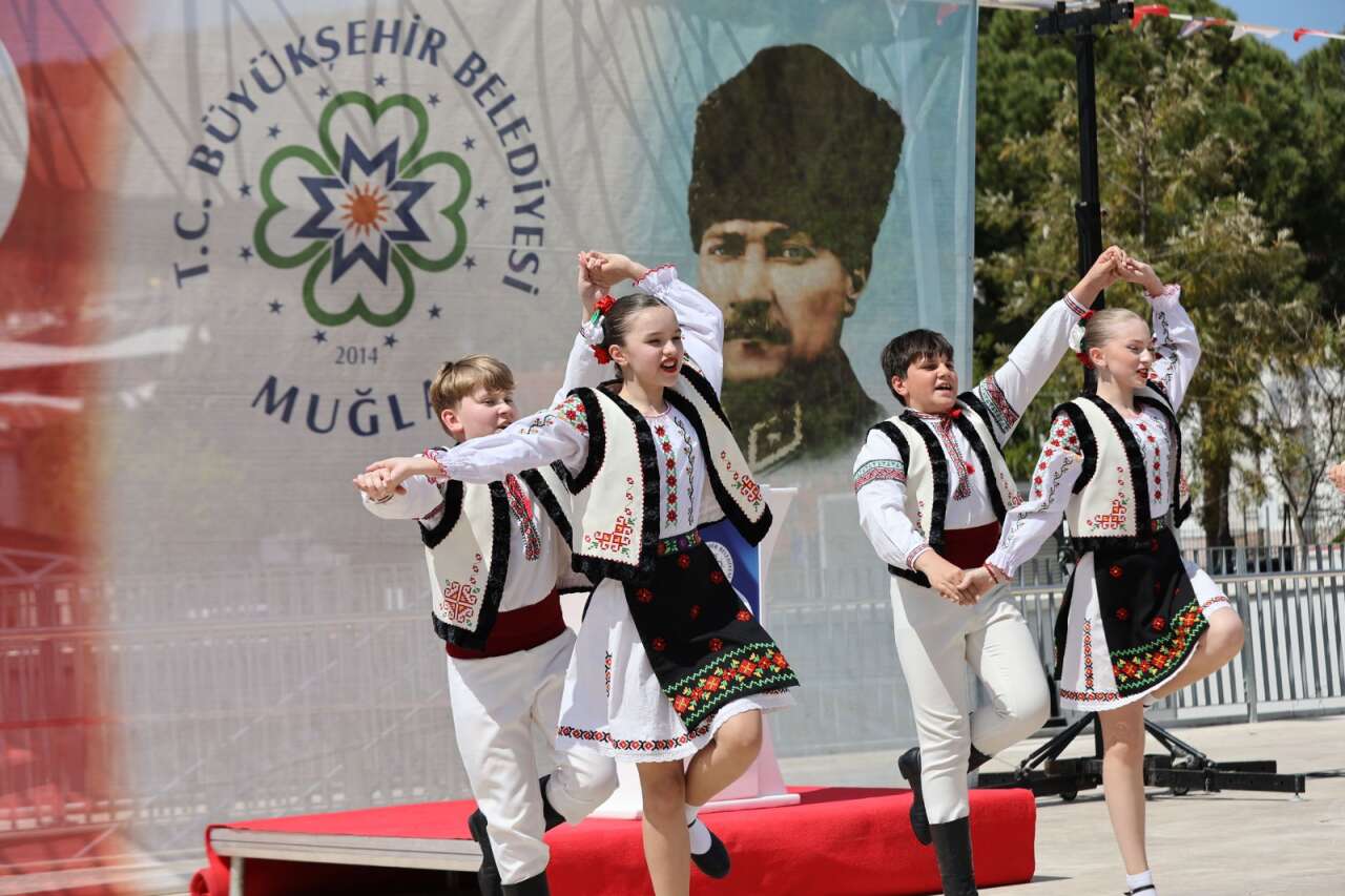 Muğla’da 23 Nisan Coşkusu: Çocuklar Bayramı Doyasıya Yaşadı 1